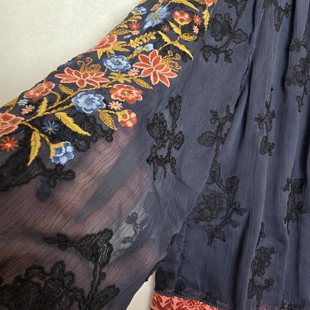 John Mark Split Neck Tunic Embroidered Sleeves Navy Size Large - Picture 4 of 13